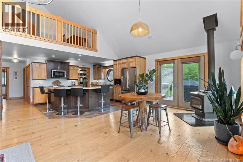 660 Saint Charles Sud Road — photo 9 of 40