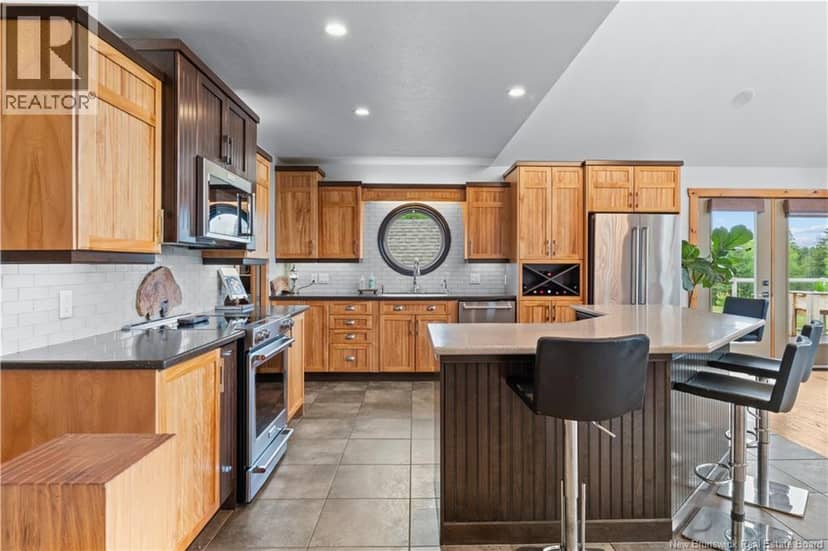 660 Saint Charles Sud Road — photo 10 of 40