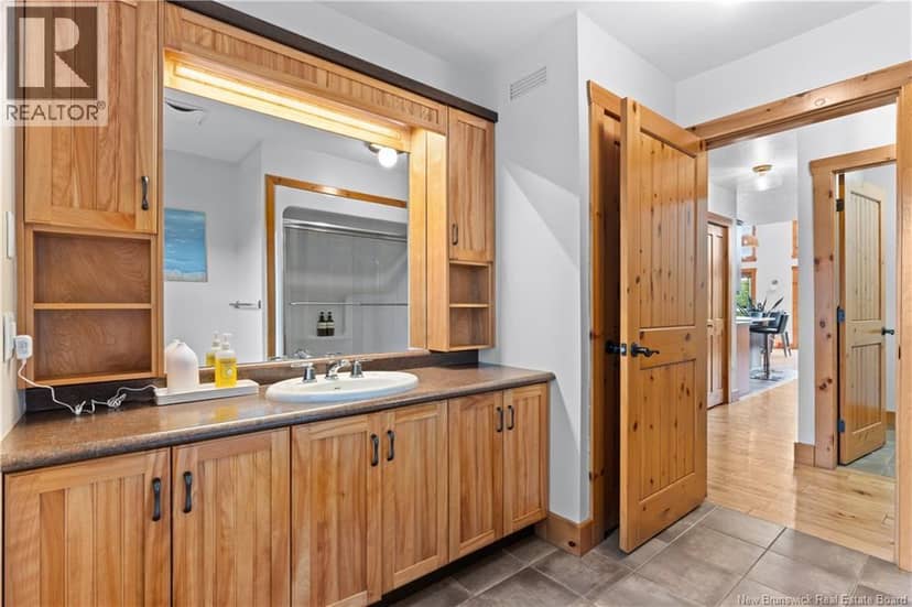 660 Saint Charles Sud Road — photo 13 of 40