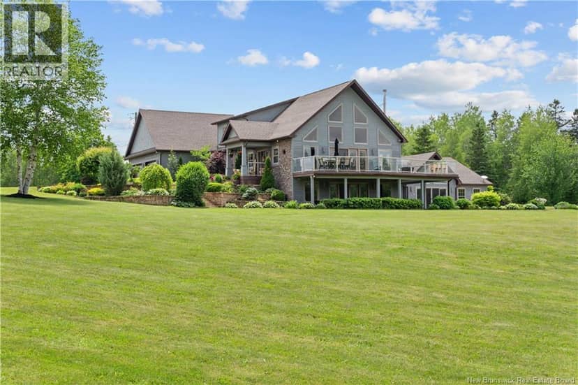 660 Saint Charles Sud Road — photo 1 of 40