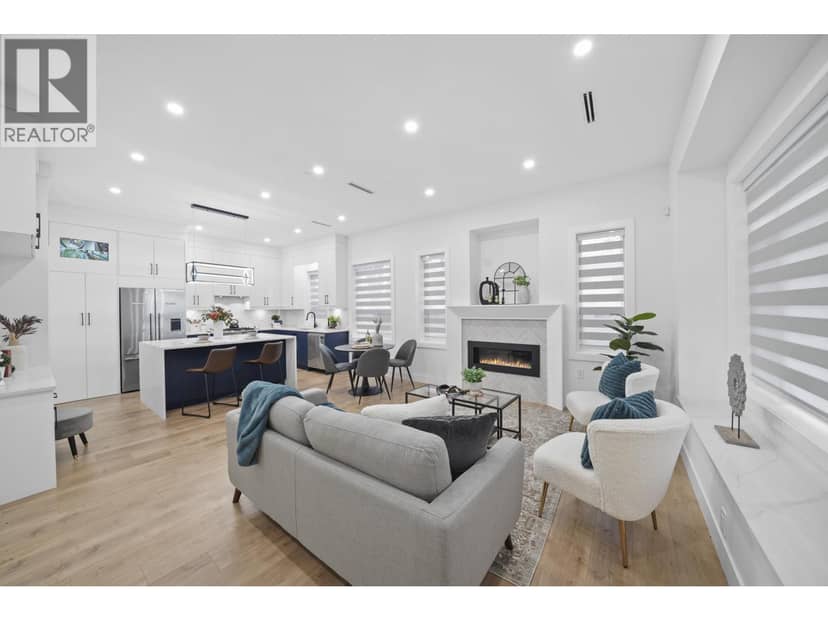 2995 E 17TH AVENUE, Vancouver, photo 2
