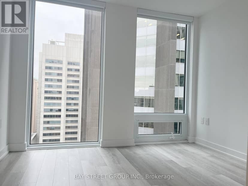 1904 - 238 Simcoe Street — photo 11 of 23