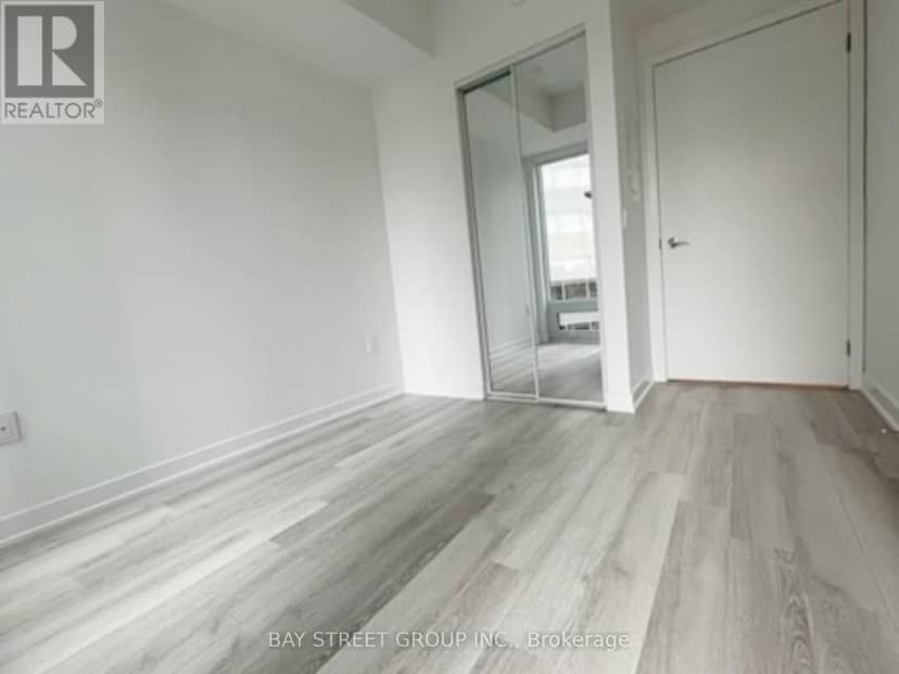 1904 - 238 Simcoe Street — photo 12 of 23