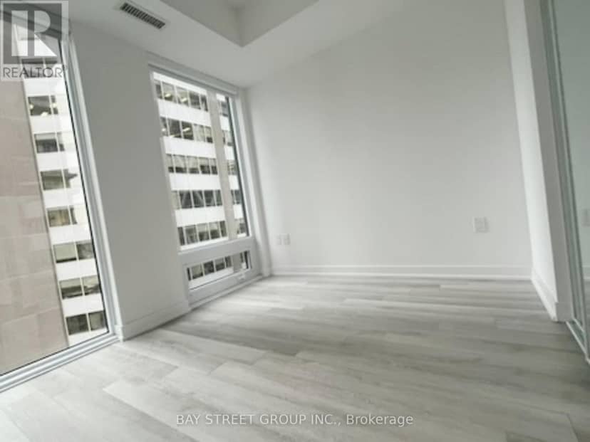 1904 - 238 Simcoe Street — photo 13 of 23