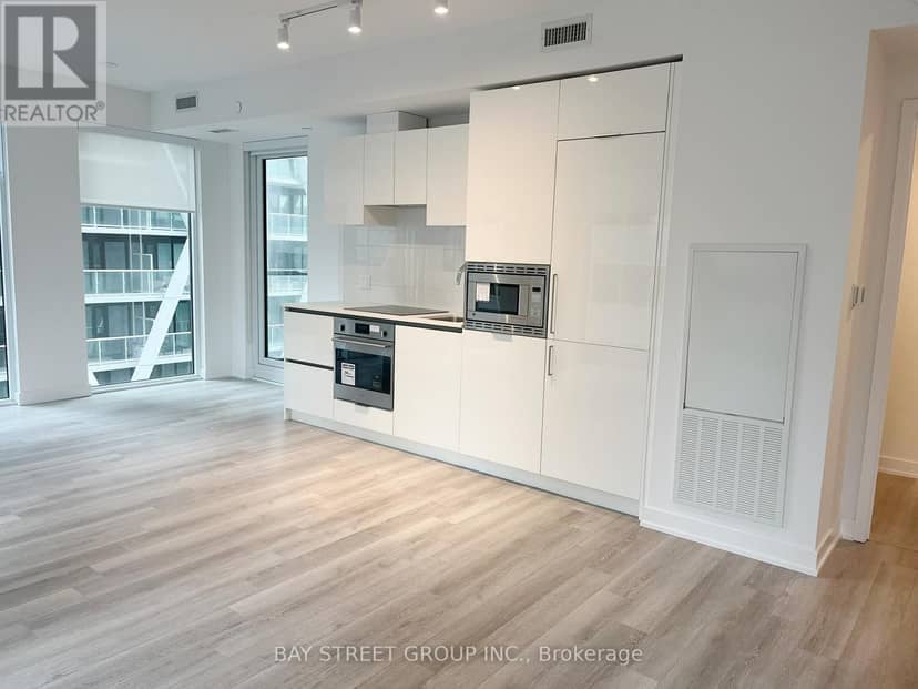 1904 - 238 Simcoe Street — photo 7 of 23