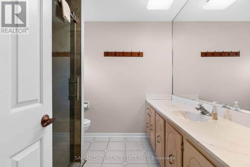 1077 Saginaw Crescent — photo 23 of 40