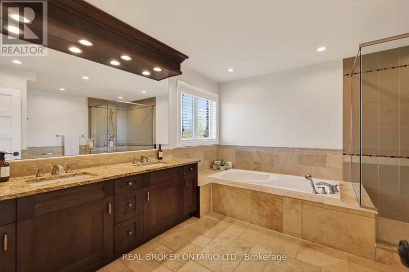 465 Lockmaster Crescent — photo 27 of 40