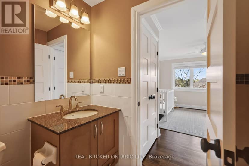 465 Lockmaster Crescent — photo 33 of 40
