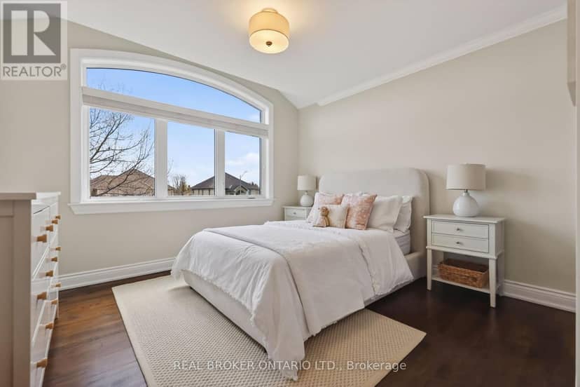 465 Lockmaster Crescent — photo 37 of 40