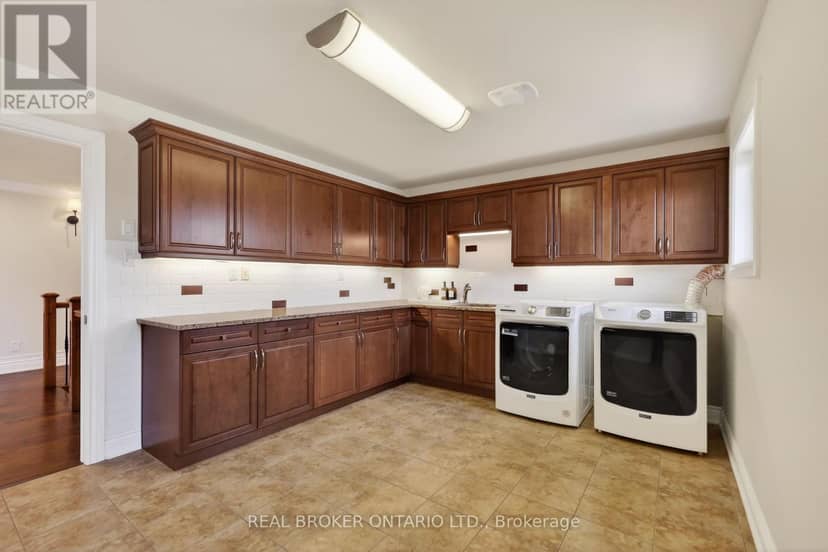 465 Lockmaster Crescent — photo 40 of 40