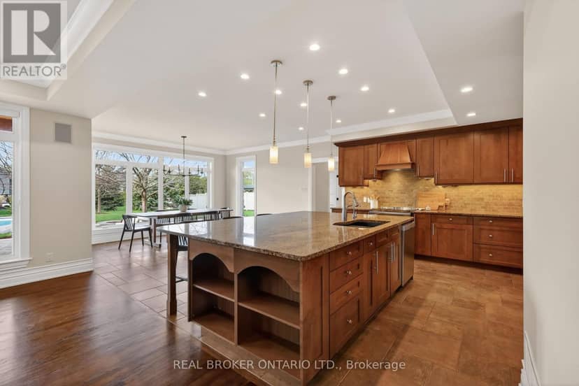 465 Lockmaster Crescent — photo 9 of 40