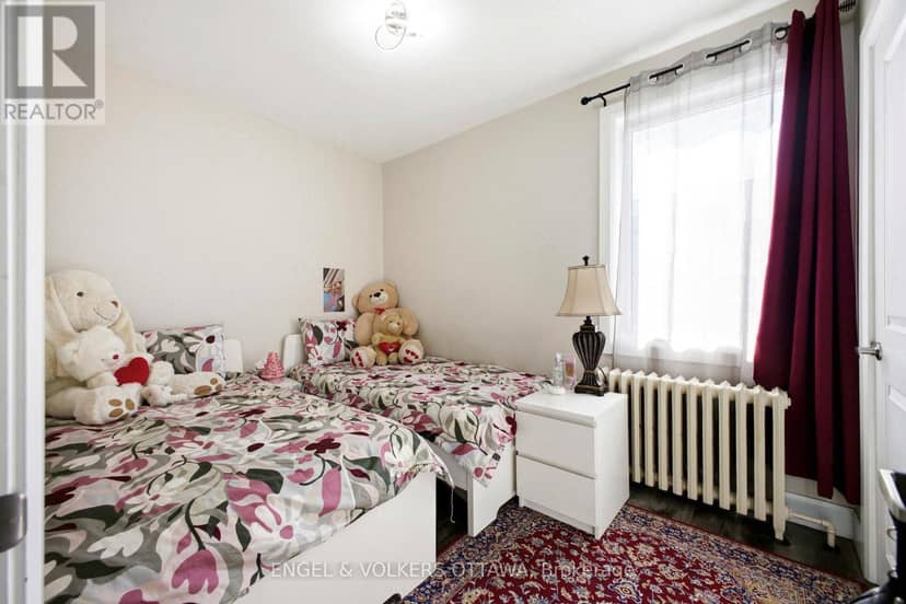 287 St Laurent Boulevard — photo 31 of 40
