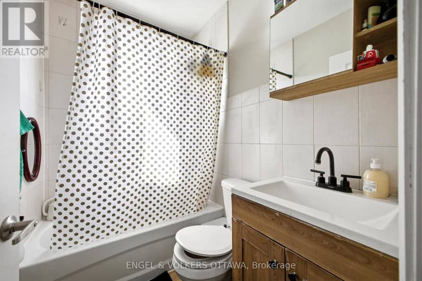 287 St Laurent Boulevard — photo 32 of 40