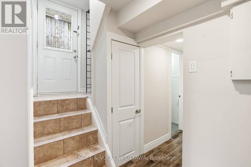 287 St Laurent Boulevard — photo 34 of 40