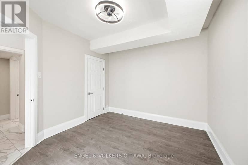 287 St Laurent Boulevard — photo 9 of 40