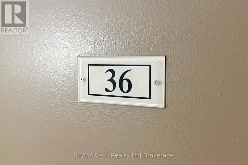 36 - 64 Hiawatha Road — photo 7 of 33