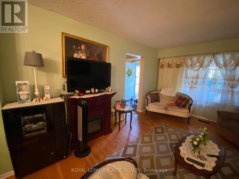 83 Coxworth Crescent — photo 13 of 40