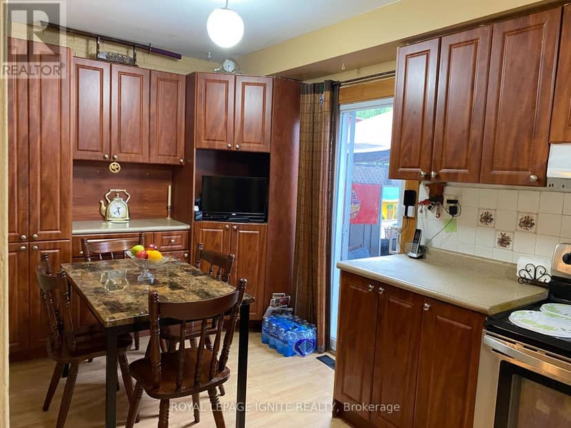 83 Coxworth Crescent — photo 16 of 40