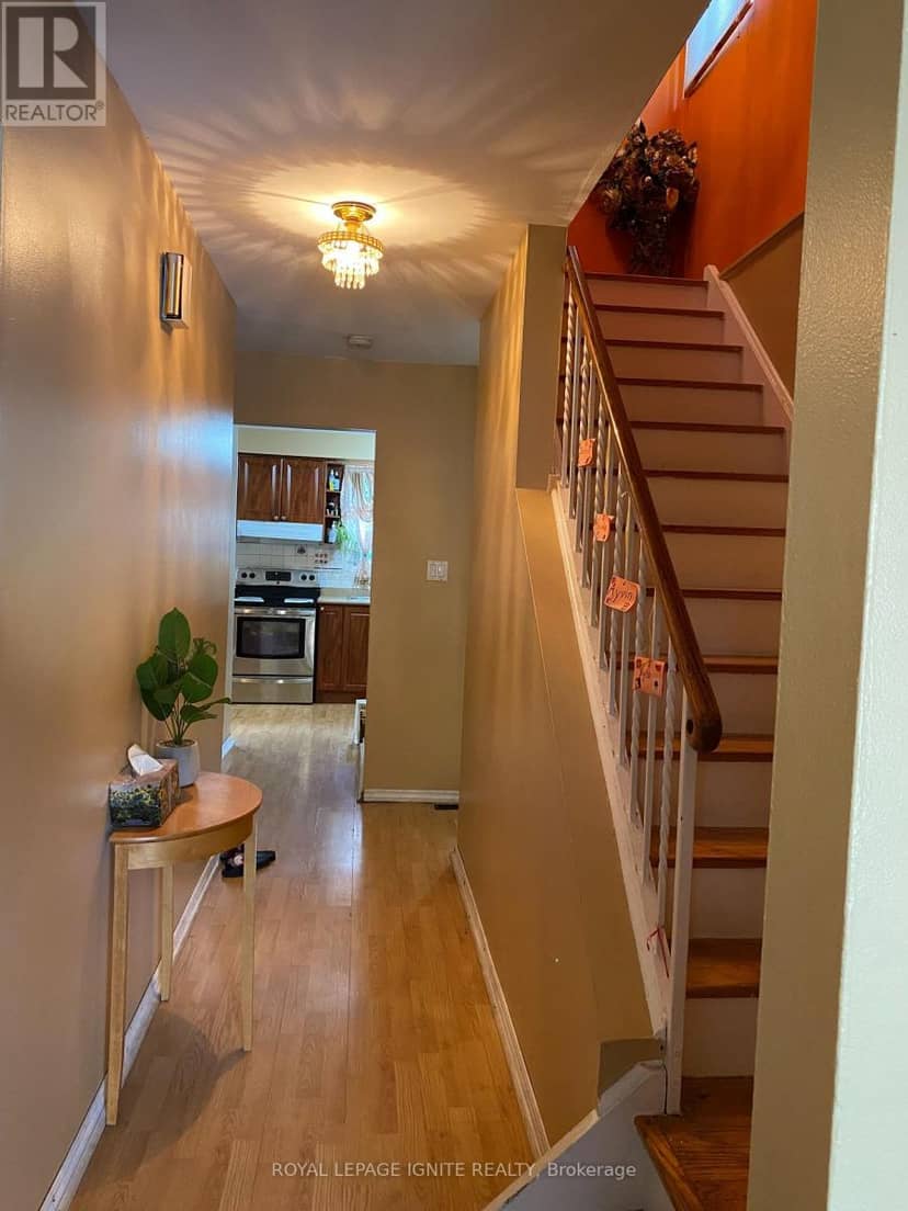 83 Coxworth Crescent — photo 7 of 40