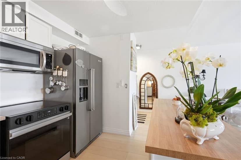 8 WOODMAN Drive S Unit# 708 — photo 12 of 29