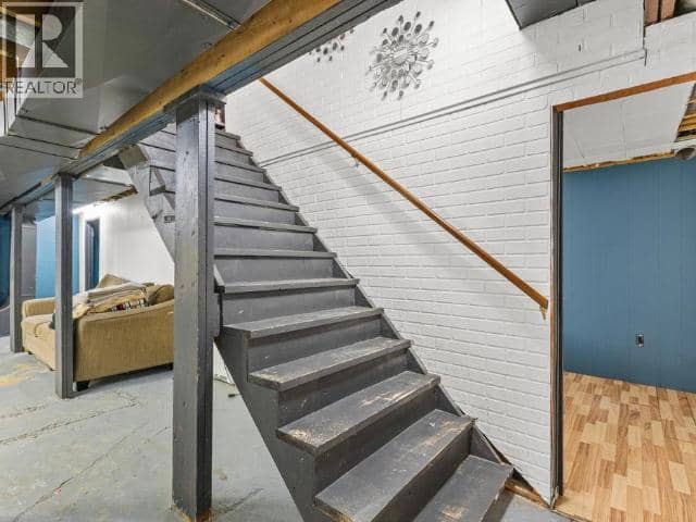 224 Squanga Ave — photo 3 of 22