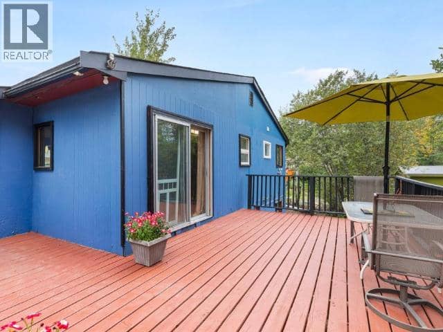 224 Squanga Ave — photo 8 of 22