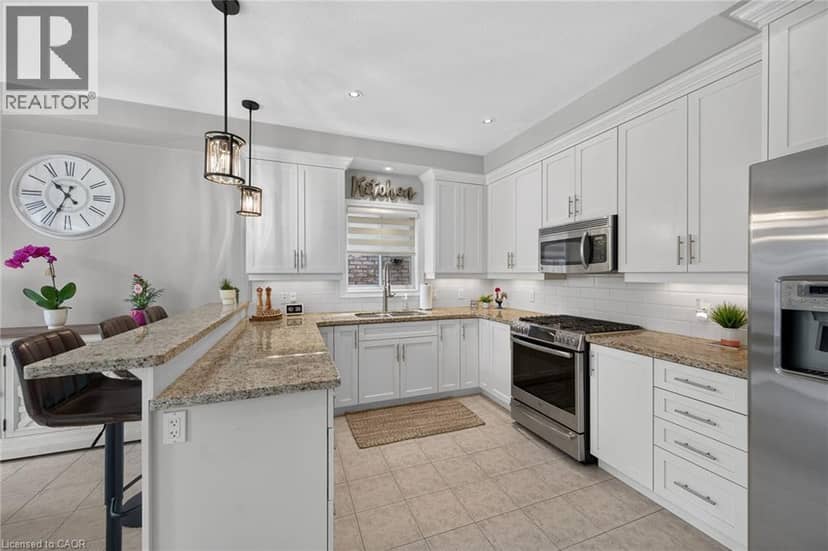 68 GARINGER Crescent — photo 13 of 40
