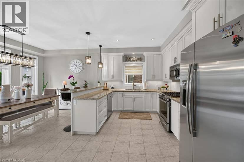 68 GARINGER Crescent — photo 14 of 40