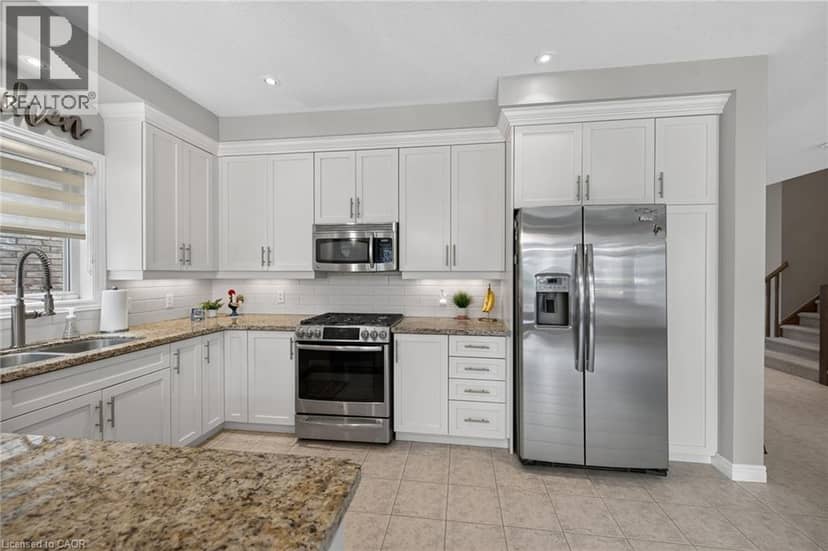 68 GARINGER Crescent — photo 11 of 40