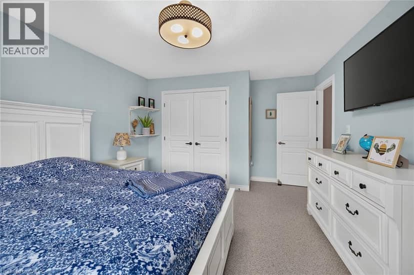 68 GARINGER Crescent — photo 30 of 40