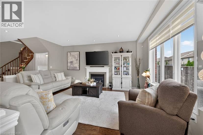68 GARINGER Crescent — photo 9 of 40