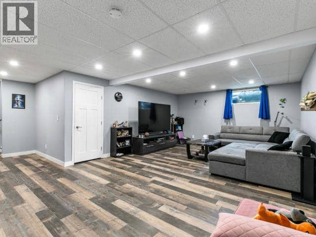 50-18 Azure Road — photo 14 of 32