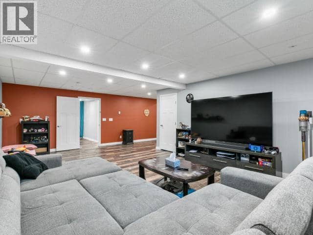 50-18 Azure Road — photo 15 of 32