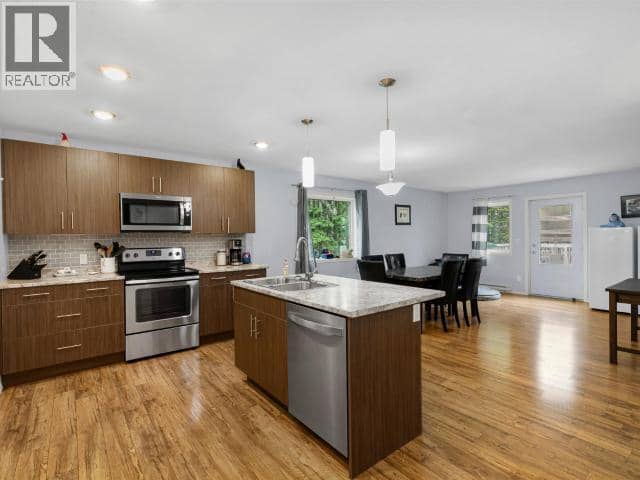 50-18 Azure Road — photo 4 of 32