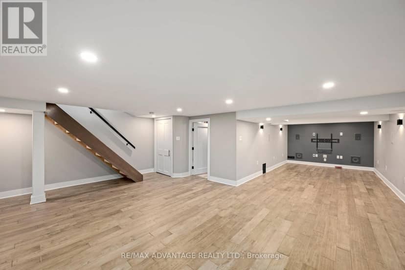 945 Colborne Street — photo 23 of 39