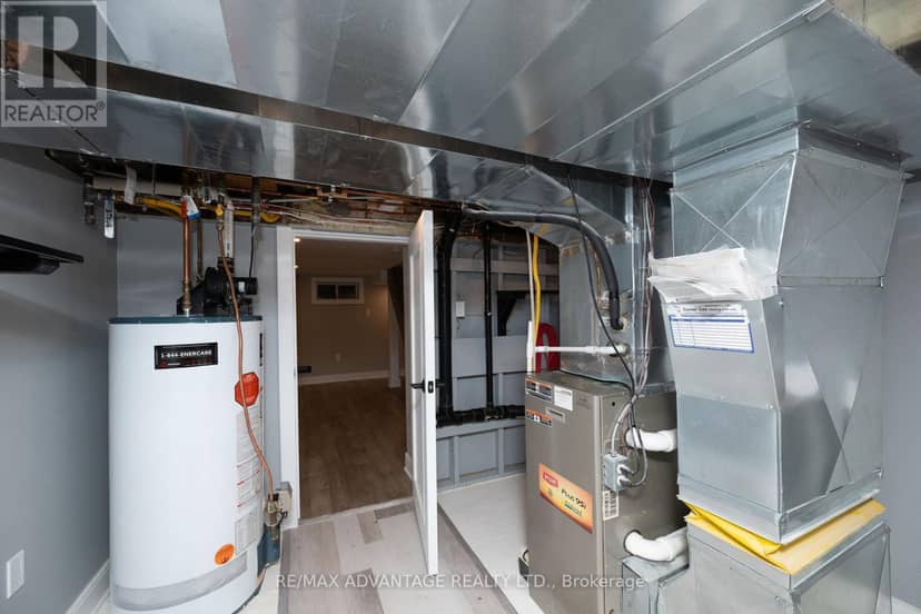 945 Colborne Street — photo 25 of 39