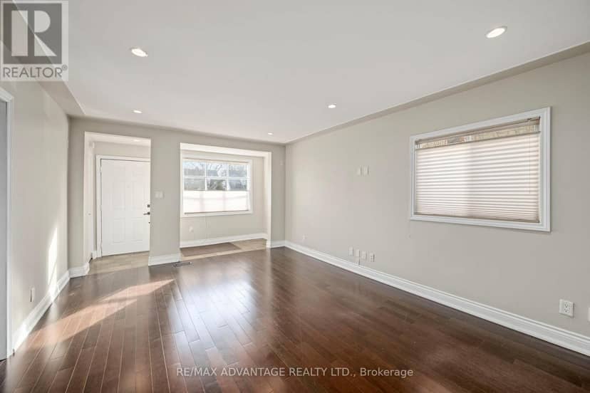 945 Colborne Street — photo 8 of 39