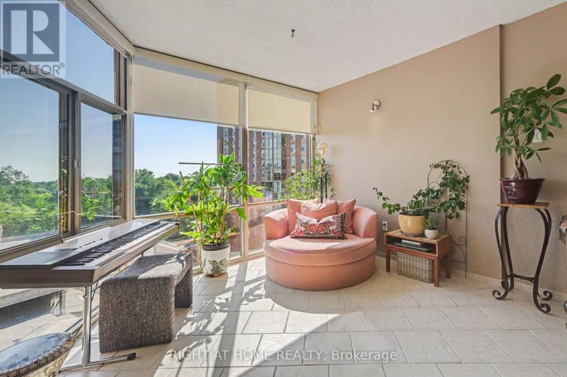 701 - 2759 Carousel Crescent — photo 11 of 34