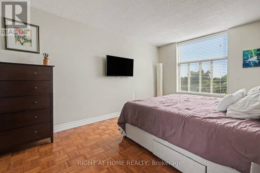 701 - 2759 Carousel Crescent — photo 16 of 34