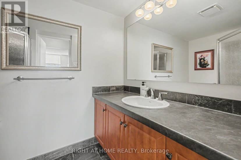 701 - 2759 Carousel Crescent — photo 18 of 34