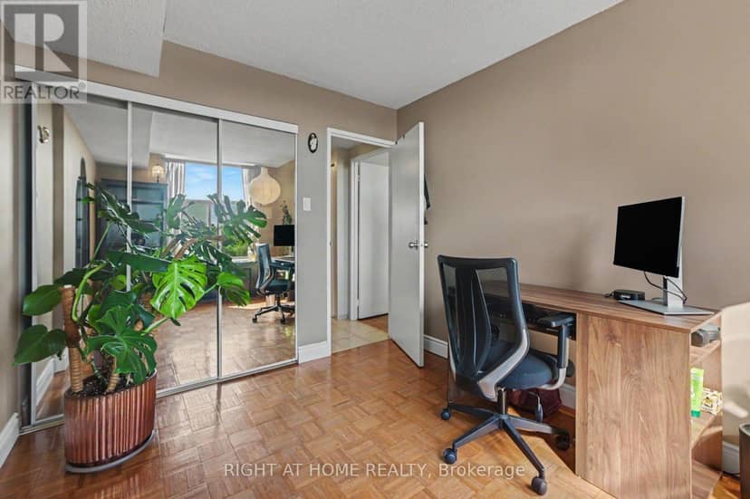 701 - 2759 Carousel Crescent — photo 19 of 34