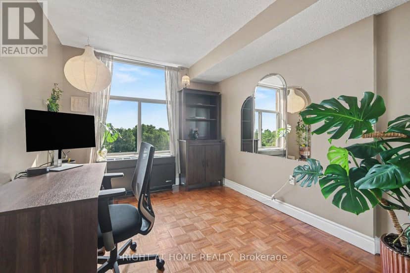 701 - 2759 Carousel Crescent — photo 20 of 34