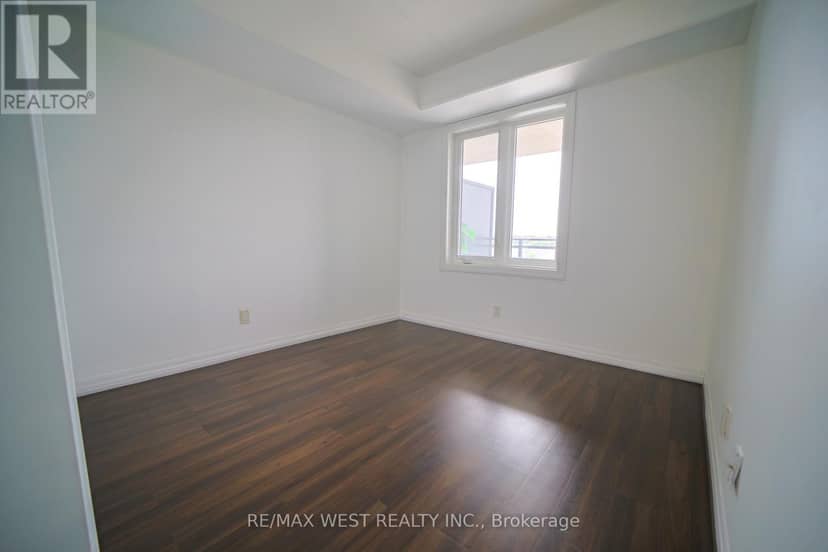 207 - 108 Summit Ridge Drive — photo 13 of 15