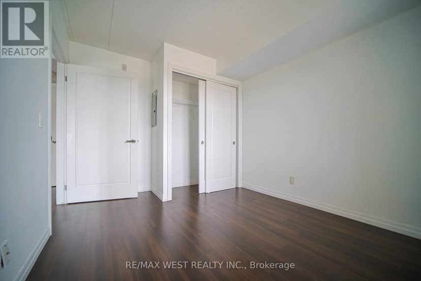 207 - 108 Summit Ridge Drive — photo 14 of 15