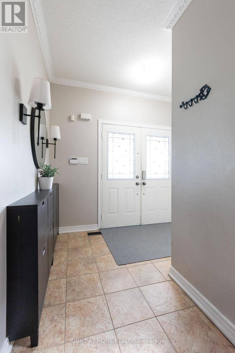182 Maurier Boulevard — photo 13 of 37