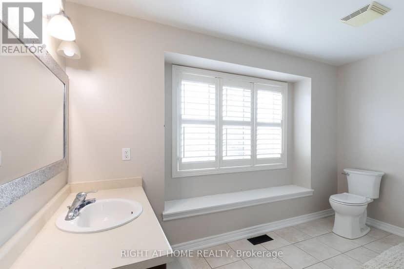 182 Maurier Boulevard — photo 17 of 37