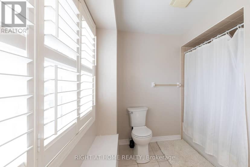 182 Maurier Boulevard — photo 18 of 37