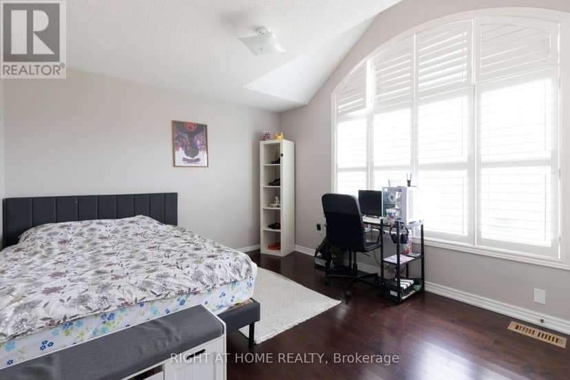 182 Maurier Boulevard — photo 19 of 37