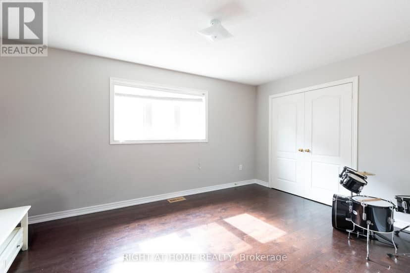 182 Maurier Boulevard — photo 21 of 37