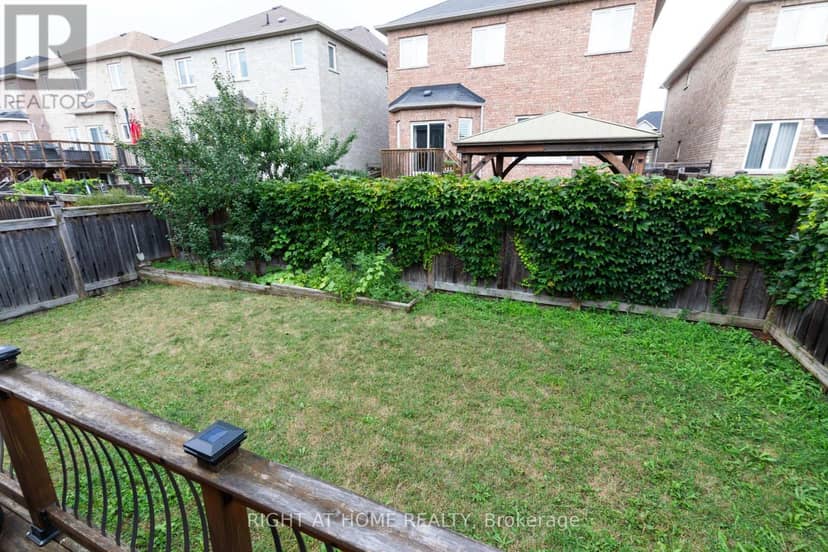 182 Maurier Boulevard — photo 33 of 37
